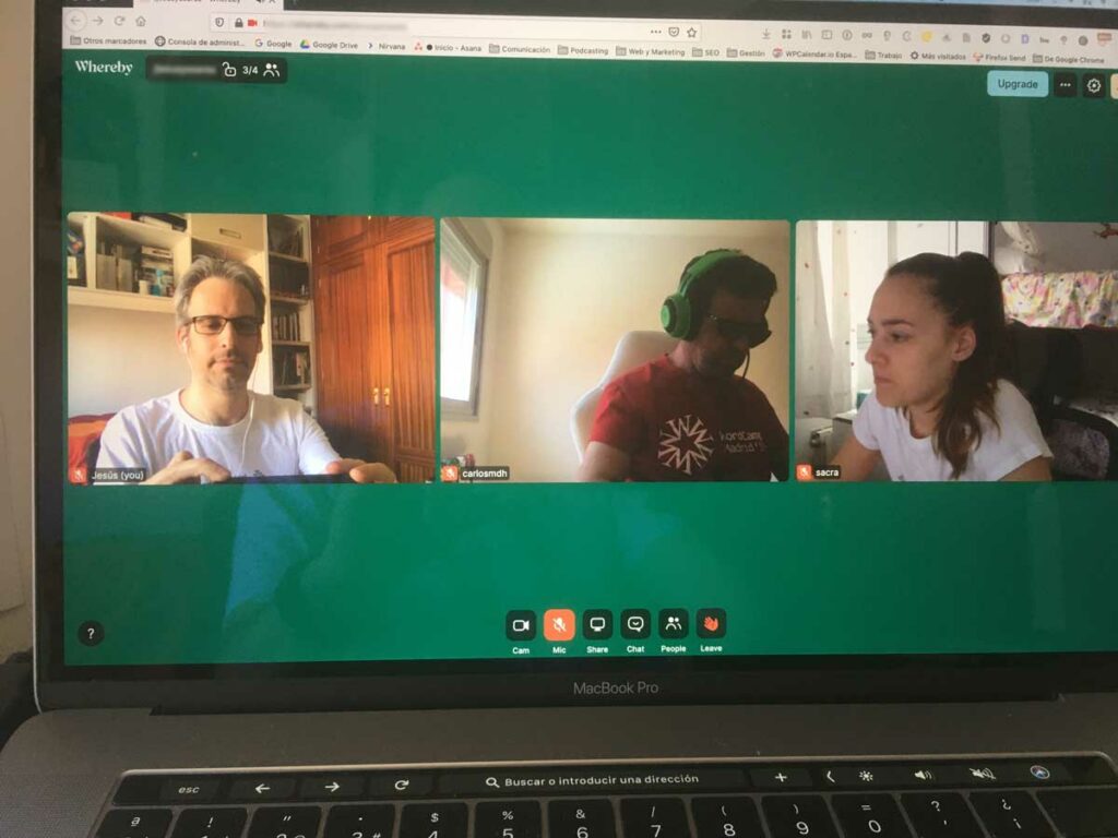 El equipo de marketing de WCES, conectados por videoconferencia