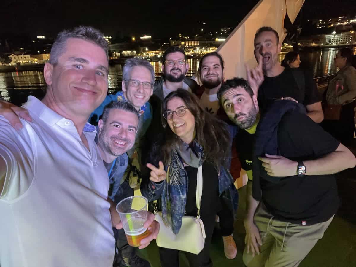Foto con David, Javier Casares, Rocío, Juan Hernándo, Vicent y Julián y Roberto Tuñón